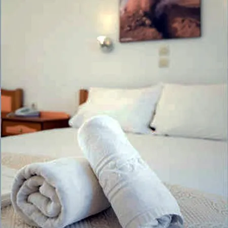 Contaratos Lettings 2 Livadi (Kythira)